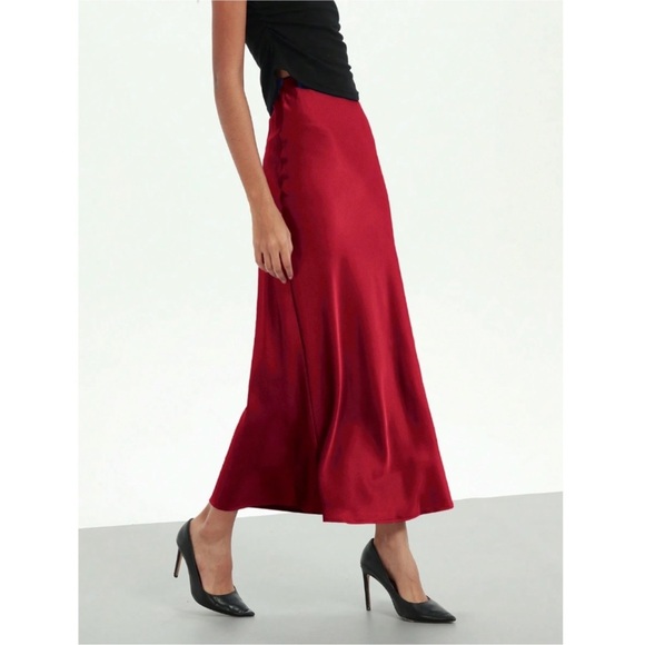 Elegant Red A-Line Skirt - Picture 4 of 10